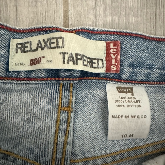 Levi’s Relaxed Tapered 550 Jeans - Picture 3 of 4